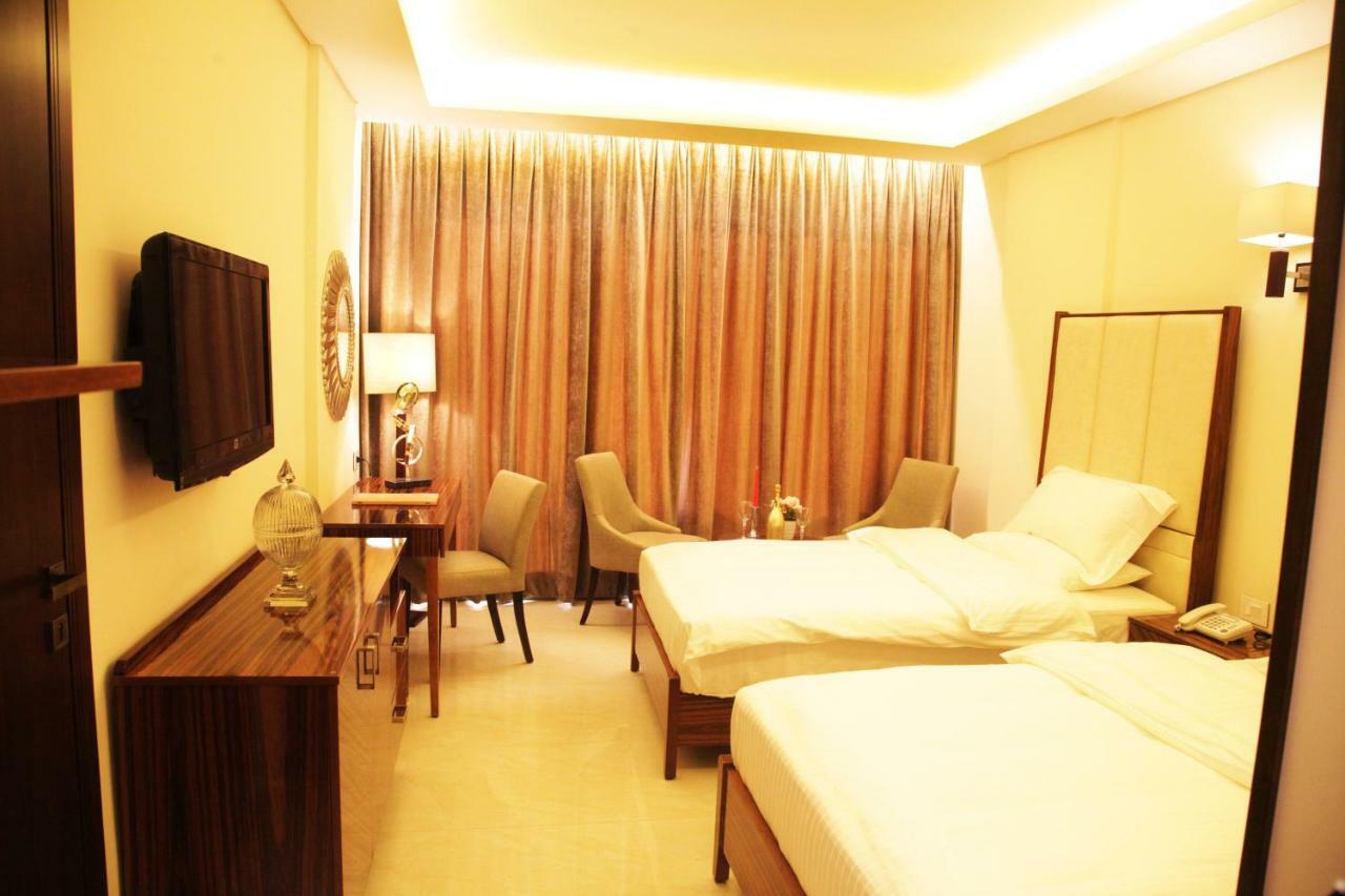 Grand Concerto Hotel ベイルート エクステリア 写真