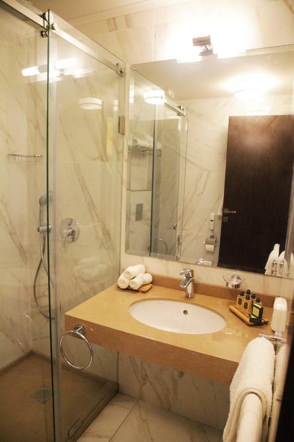 Grand Concerto Hotel ベイルート エクステリア 写真
